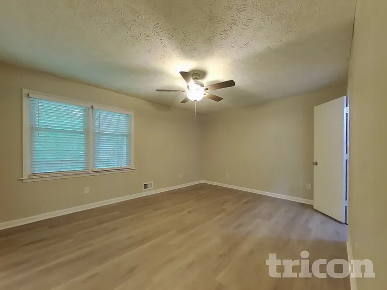 167 Hardy Cir — Photo 6