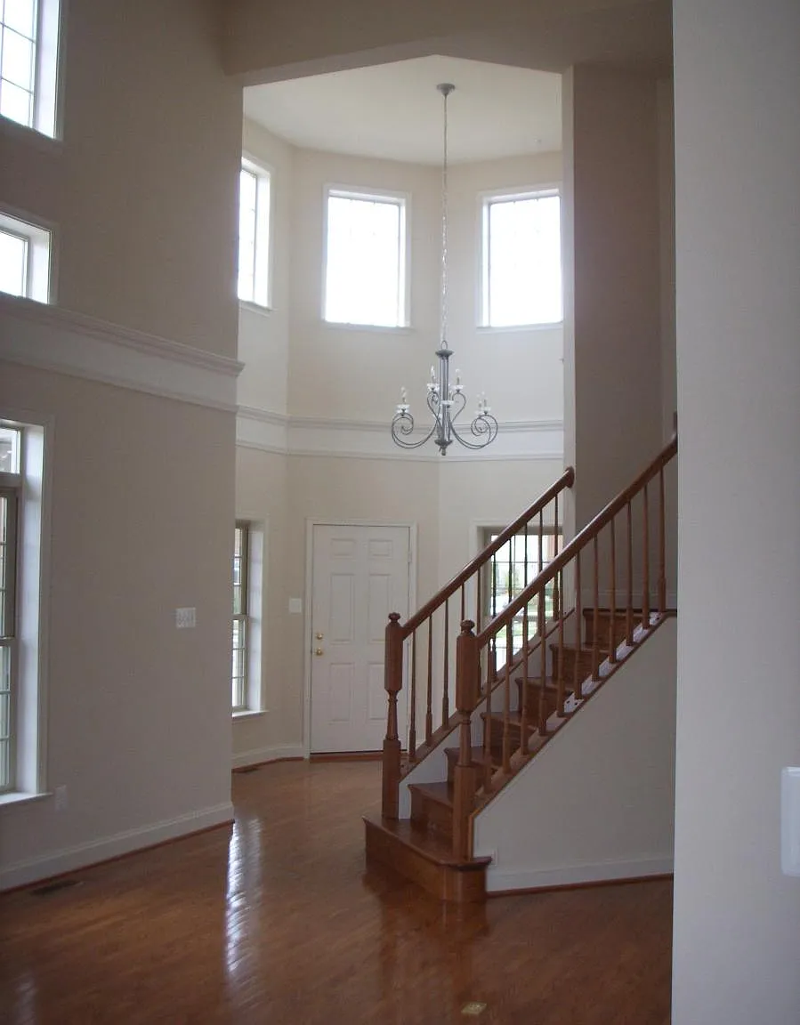 3 bed, 2.5 bath, 3566 sqft, $3,300 — Photo 3