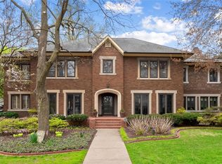 3 Crestwood Dr, Saint Louis, MO