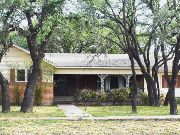 201 W 17th St, Brady, TX 76825