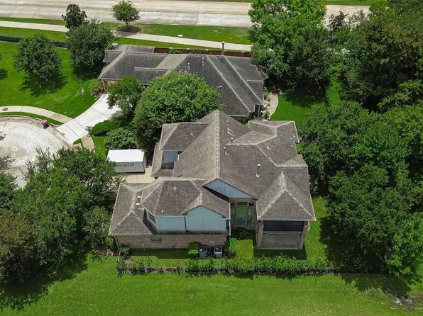 8602 Two Sisters Ct, Missouri City, TX 77459