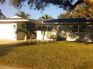 422 Maplewood Dr, Oldsmar, FL 34677