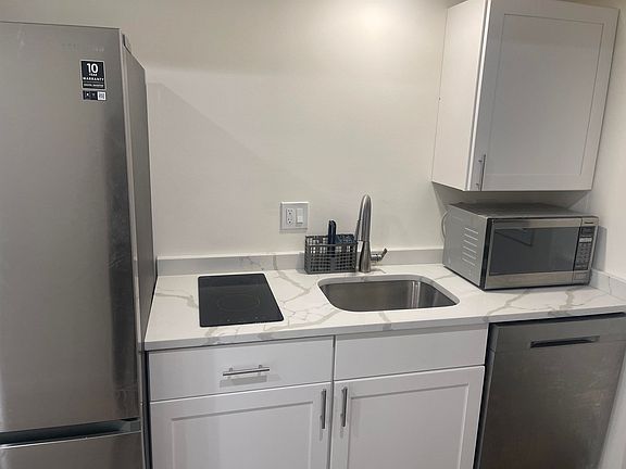 2nd image of 17 Larkin Cir #17B