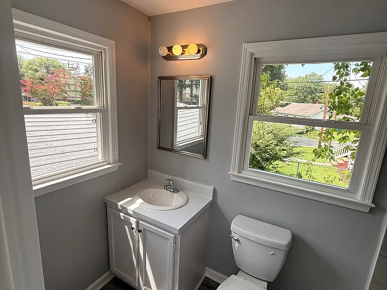 518 Lakeside Ave — Photo 30