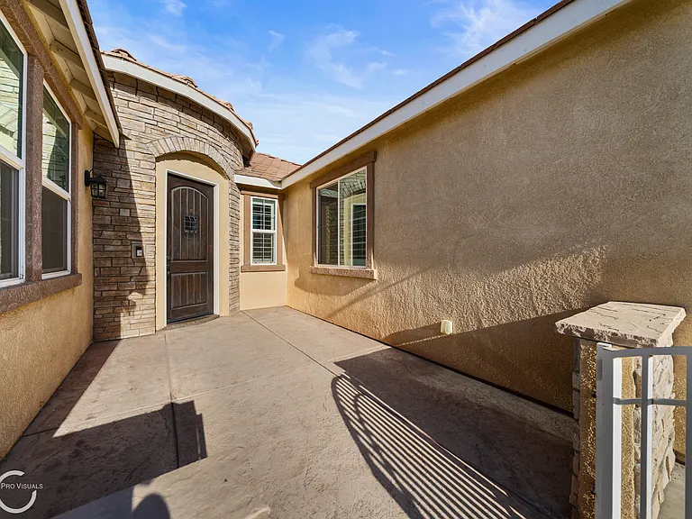 7303 Whiskey Creek Dr — Photo 2