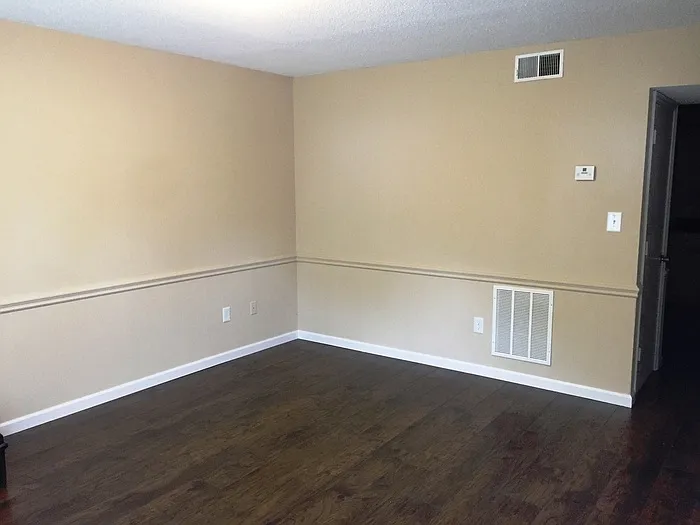 2 bed, 1.5 bath, 1088 sqft, $995 — Photo 3