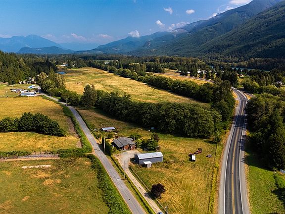 Convenient access to Hwy 20 and the North Cascade outdoor adventures!>