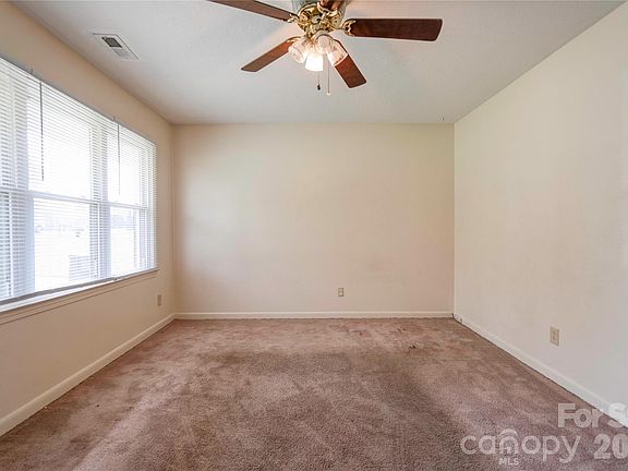 3rd image of 1904 Sulphur Springs Rd