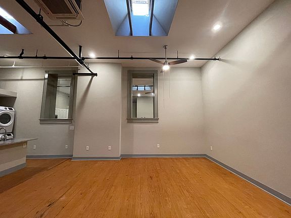 2nd image of 614 Poplar St #202