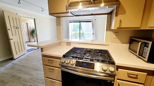 31200 Landau Blvd Photo 1