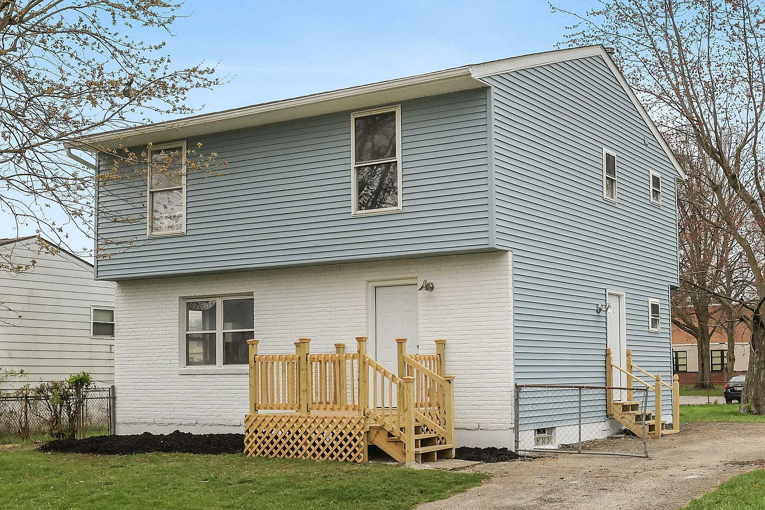 2591 Diane Pl photo 1