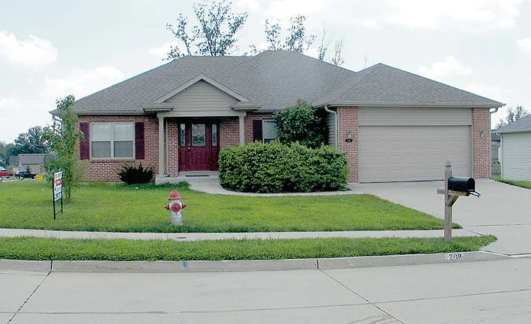 208 Jackal Dr — Photo 1
