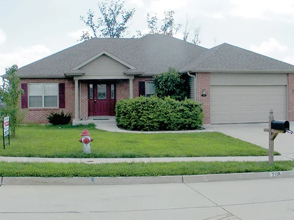 208 Jackal Dr, Columbia, MO 65202
