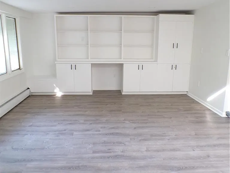 2440 W Livingston St — Photo 12