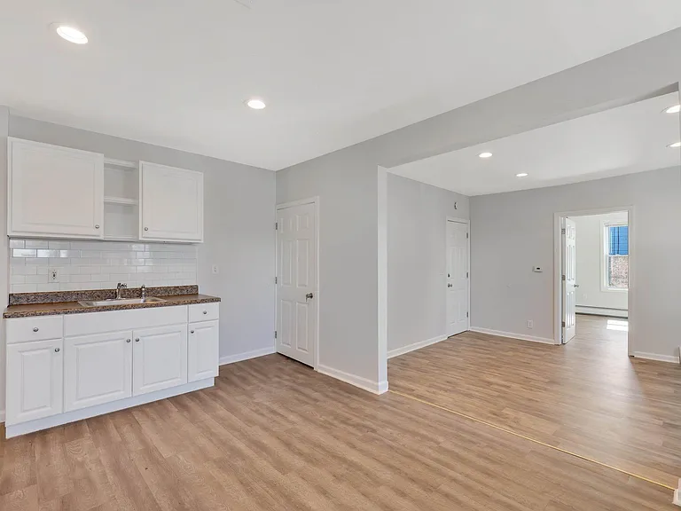19 Maple Ave #19A — Photo 5