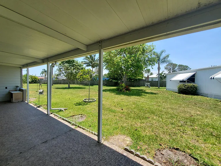 4800 SE Federal Hwy #47 — Photo 4