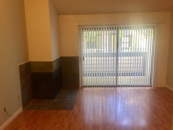2nd image of 300 Del Verde Cir