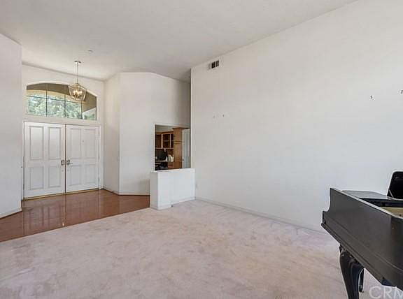 4th image of 708 S Elwood Ave