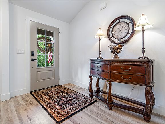 4th image of 4 Callander Ln