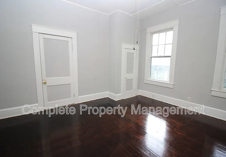 1822 Exeter Ave — Photo 6