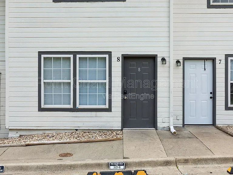 321 W South Ave — Photo 62