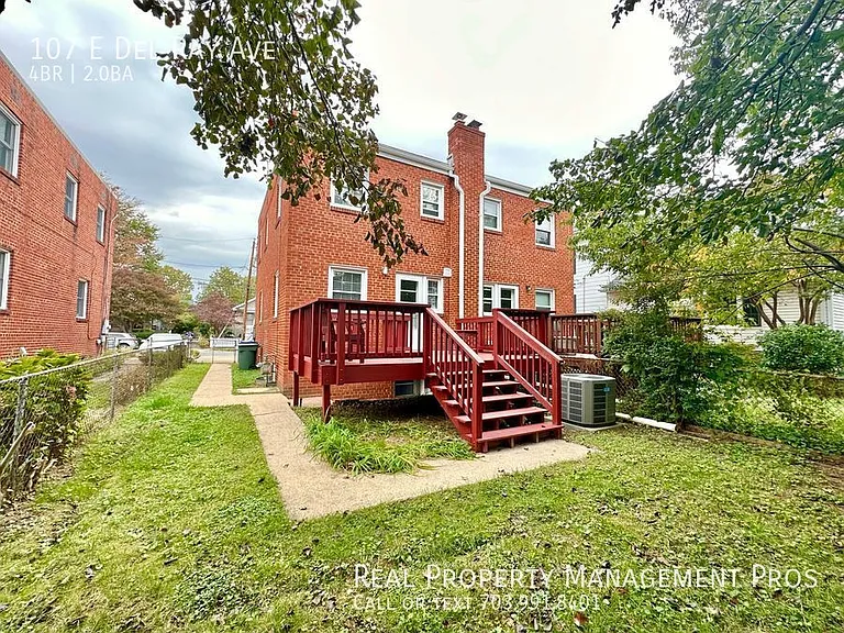 107 E Del Ray Ave — Photo 2