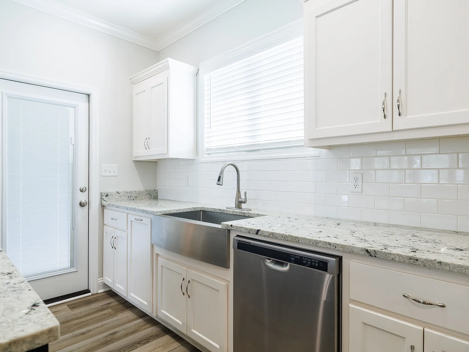 4 bed, 2191 sqft, $2,400 — Photo 4