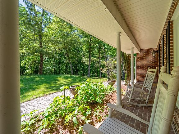 5th image of 1747 University Heights Rd