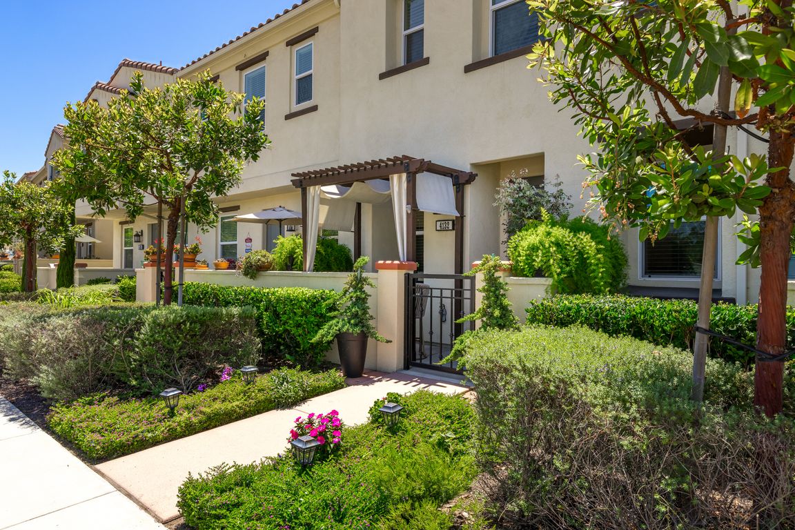 next background image