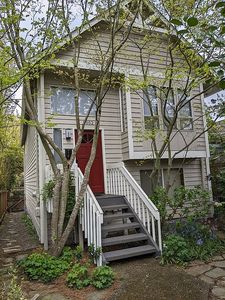 8052 19th Ave NE, Seattle, WA, 98115