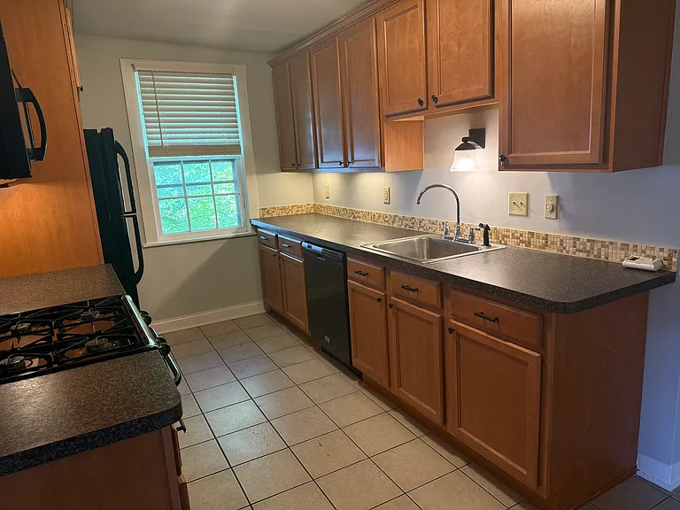 303 Richmond Ave #203 — Photo 5