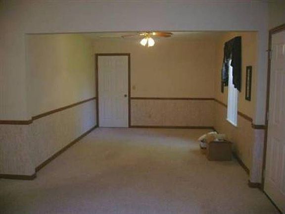4th image of 2706 Shakespeare Ln