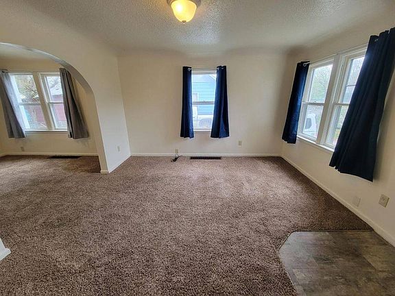 2nd image of 606 Parkhill Dr