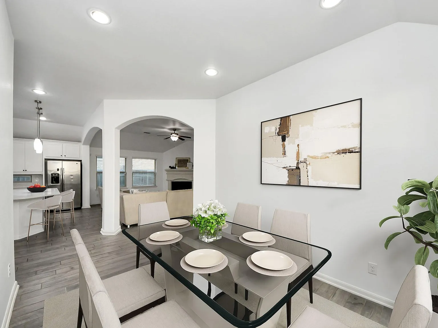 4 bed, 2.0 bath, 1891 sqft, $2,400 — Photo 4