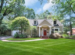8 Woodland Park Dr, Tenafly, NJ 07670
