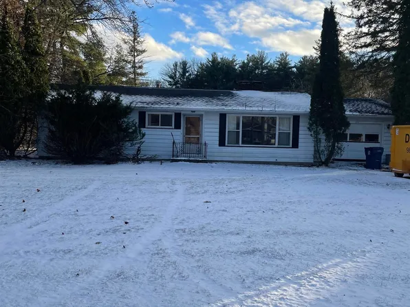 201 Sunview Dr, Saint Charles, MI 48655