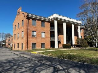 31 Church Grn APT 203, Taunton, MA 02780