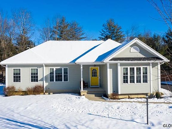 2nd image of 10 Kaleen Dr