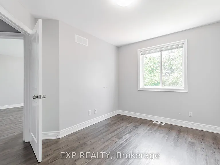11 Donald Ave #UPPER — Photo 8