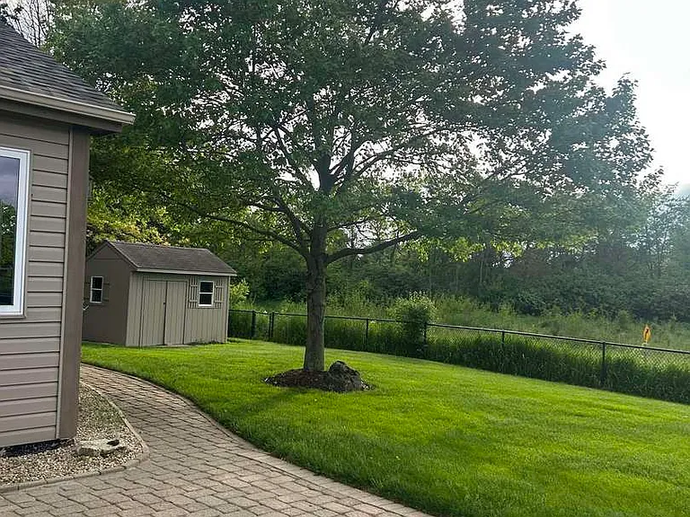 527 Springwood Ln — Photo 30