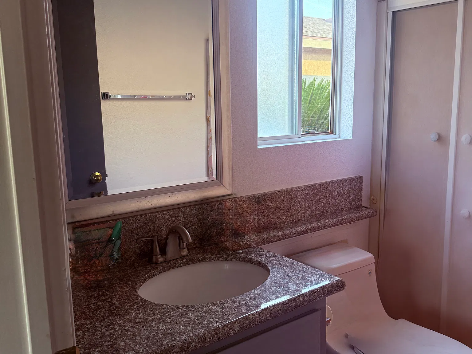 4 bed, 1330 sqft, $2,600 — Photo 4