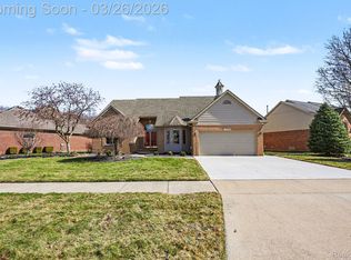 47626 Woodberry Estates Dr, Macomb, MI 48044