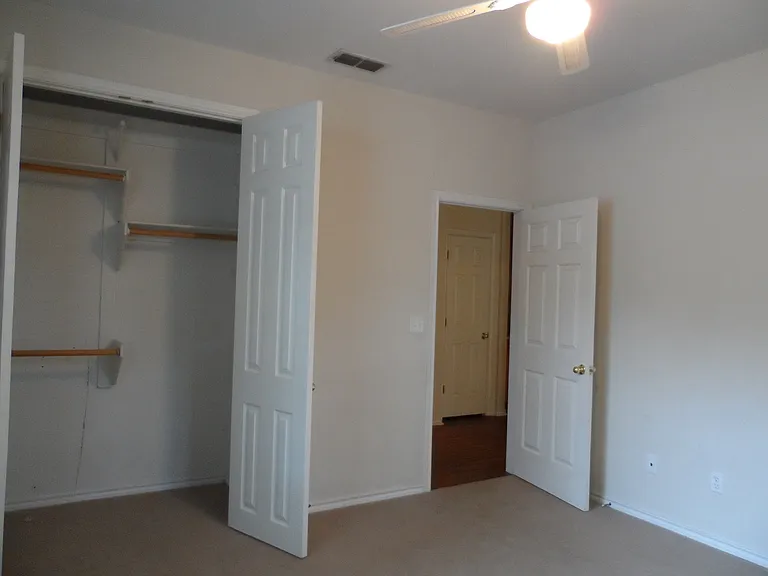 303 Pecan Dr #A-F — Photo 9