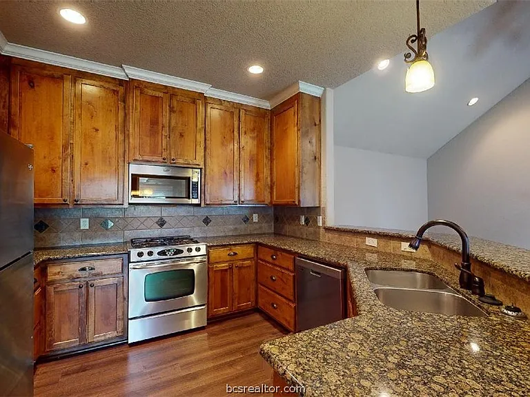 3925 Devrne Dr — Photo 7
