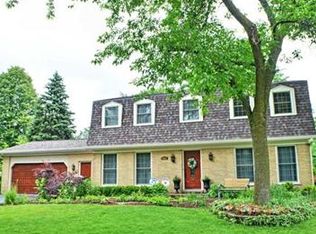 1064 Huntleigh Dr, Naperville, IL