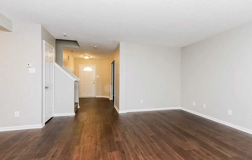 4 bed, 2.5 bath, 2035 sqft, $1,845 — Photo 3