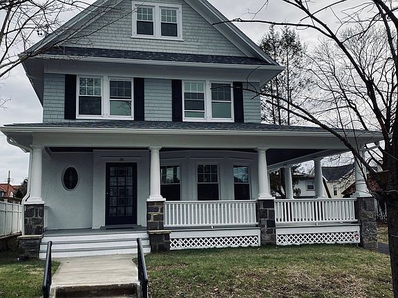 4th image of 35 Crestwood Ave