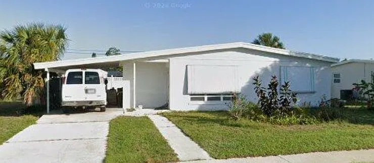 22200 Beverly Ave