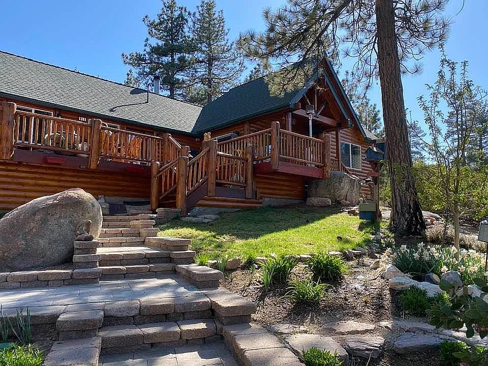 1st image of 816 Cove Dr