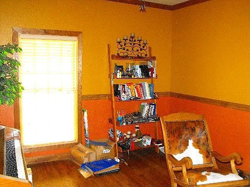 3rd image of 508 Country Trail Ln